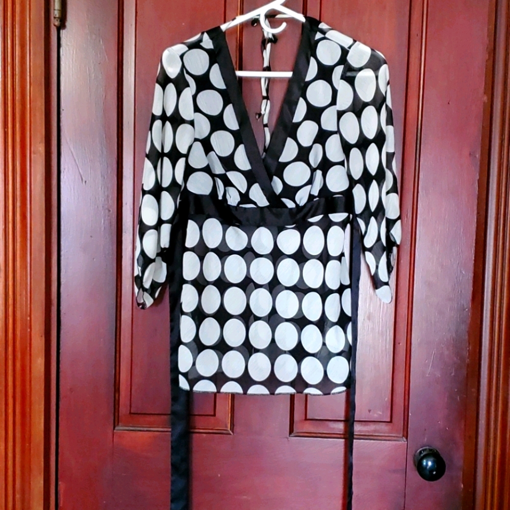 Black and cream shear top